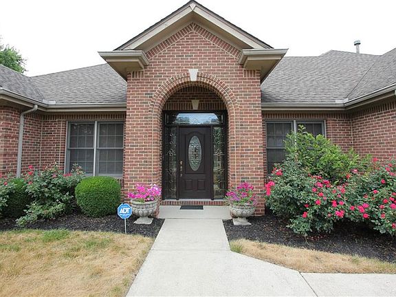 4th image of 825 Deerhurst Dr