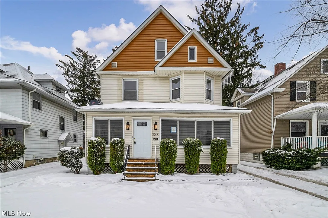 1345 Cove Ave photo 1