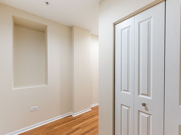 4th image of 1650 Riverwoods Dr Unit 205