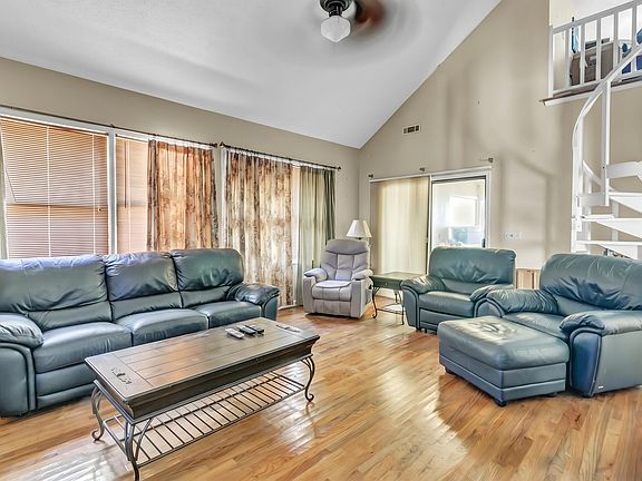 5th image of 4 Garth Dr
