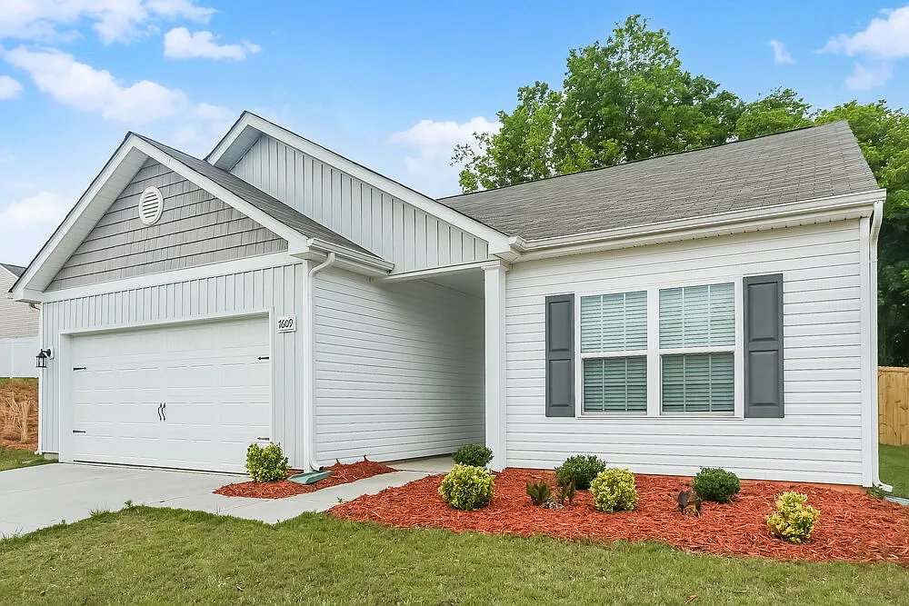3 bed, 2.0 bath, 1342 sqft, $2,130 — Photo 4