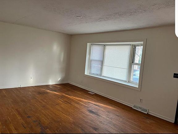 2nd image of 1502 Tampa Ct
