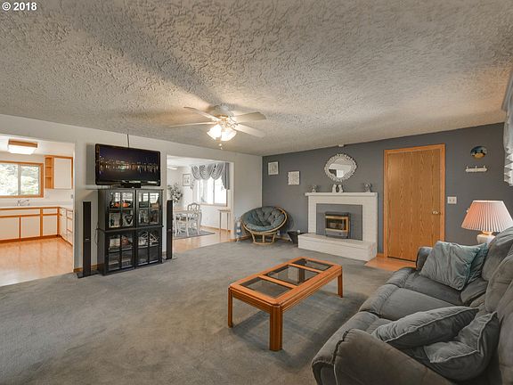 4th image of 9510 NE 208th Ave