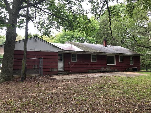 4th image of 5896 Butternut Dr