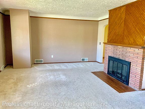 2nd image of 1922 34th St #1