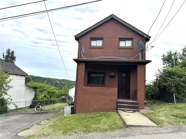 921 Chestnut St, Duquesne, PA 15110