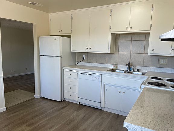 4th image of 476 Firloch Ave #4