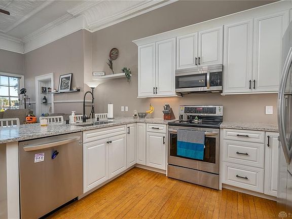 4th image of 226 McDaniel St APT 250