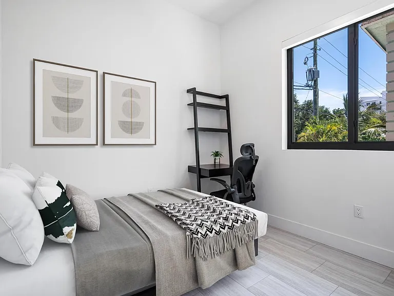 Otto Apartments — Photo 3