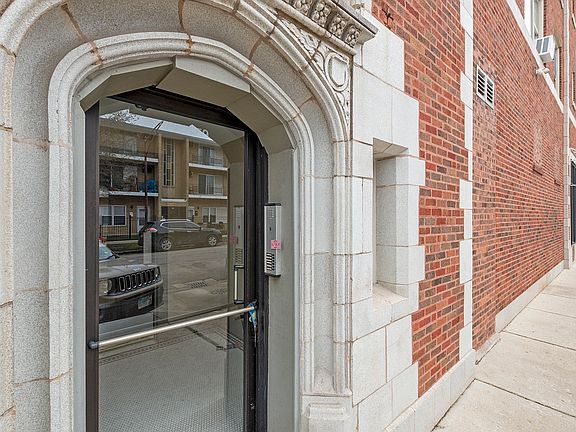 2nd image of 5853-59 S Troy St #5857-1