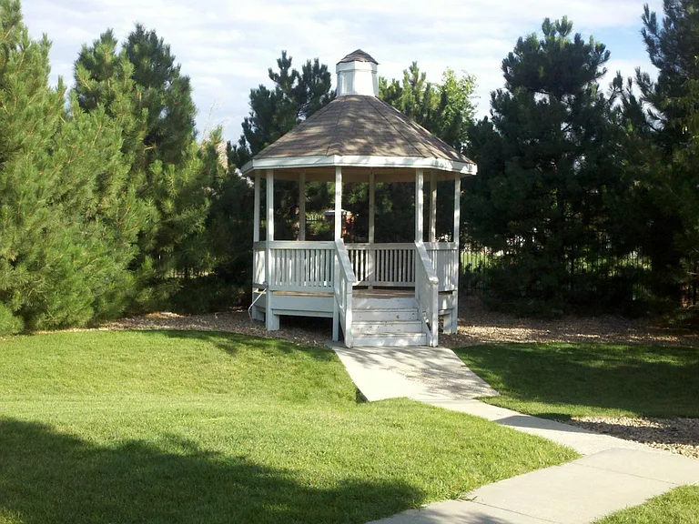 1758 Eagle St #F — Photo 4