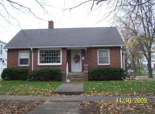 412 W 4th St, Delavan, IL 61734