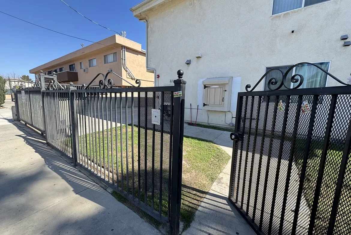 Building Photo - 6842 Morella Ave #3