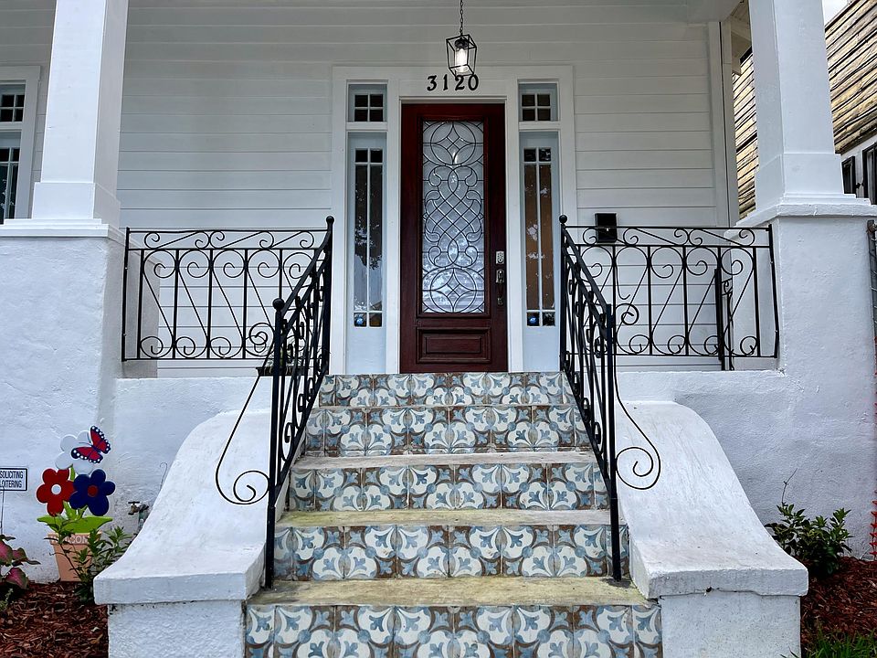 1st image of 3120 Banks St