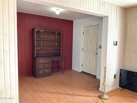 2nd image of 3022 Spruce Ave