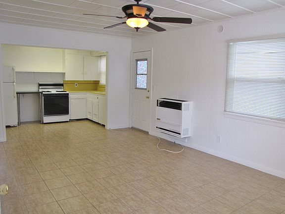 4th image of 110 30th St APT A