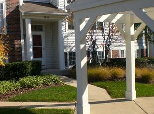 2295 Dawson Ln, Algonquin, IL 60102
