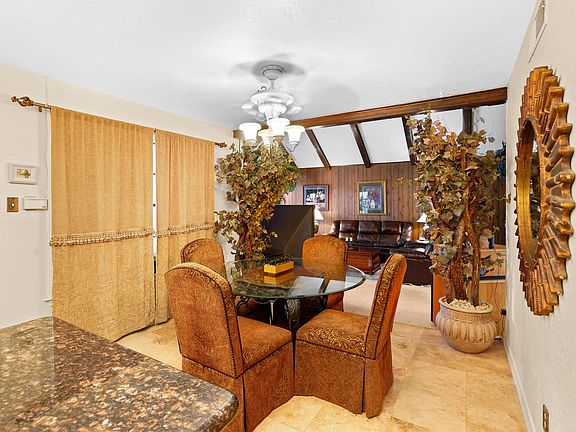 5th image of 6724 Amposta Dr