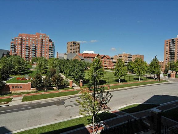 4th image of 4921 Wyandotte 201 St #201