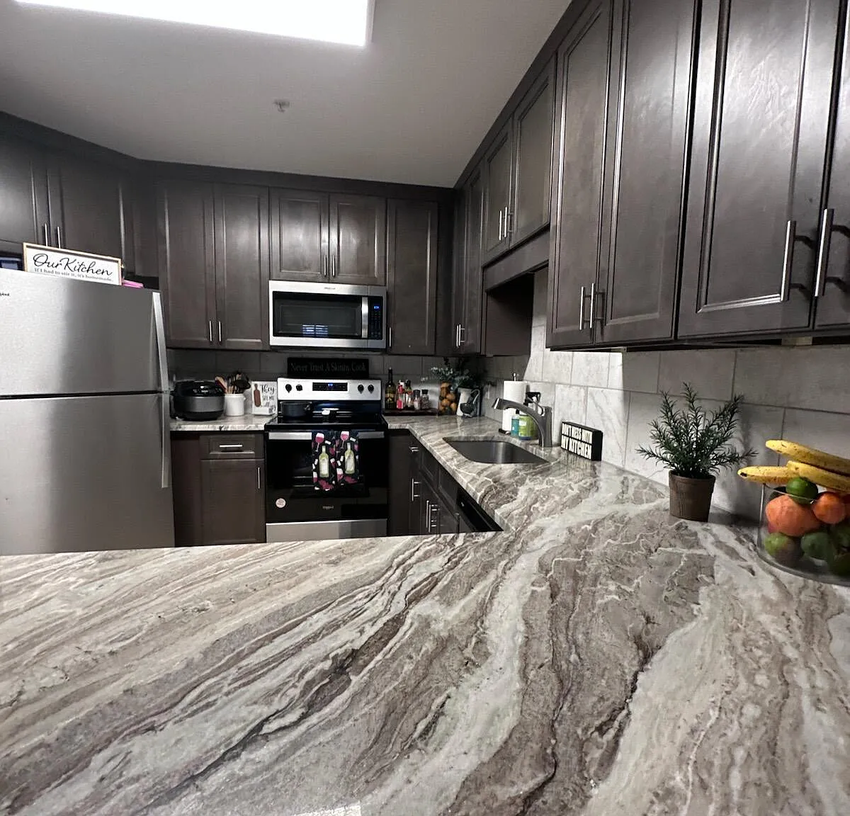 3 bed, 2.0 bath, 1413 sqft, $2,390 — Photo 4