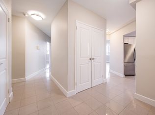 6151 Bathurst St #401, Toronto, ON M2R1Z4