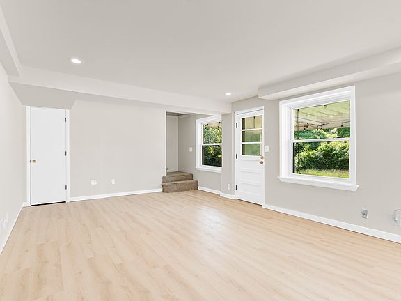 3rd image of 3841 Bonnacreek Dr #B