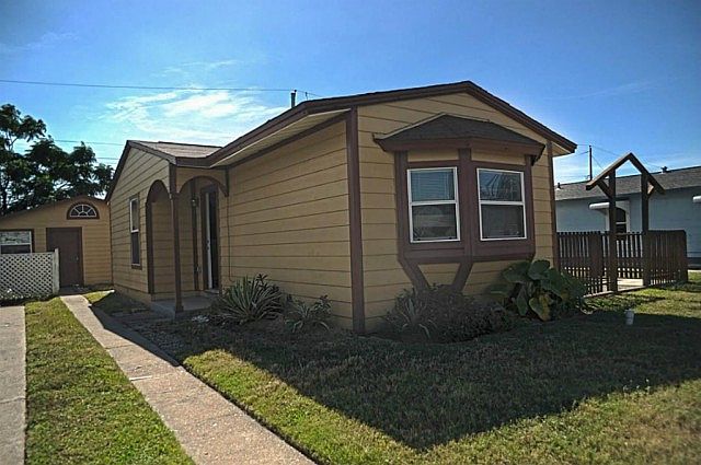1st image of 1202 Bayou Shore Dr