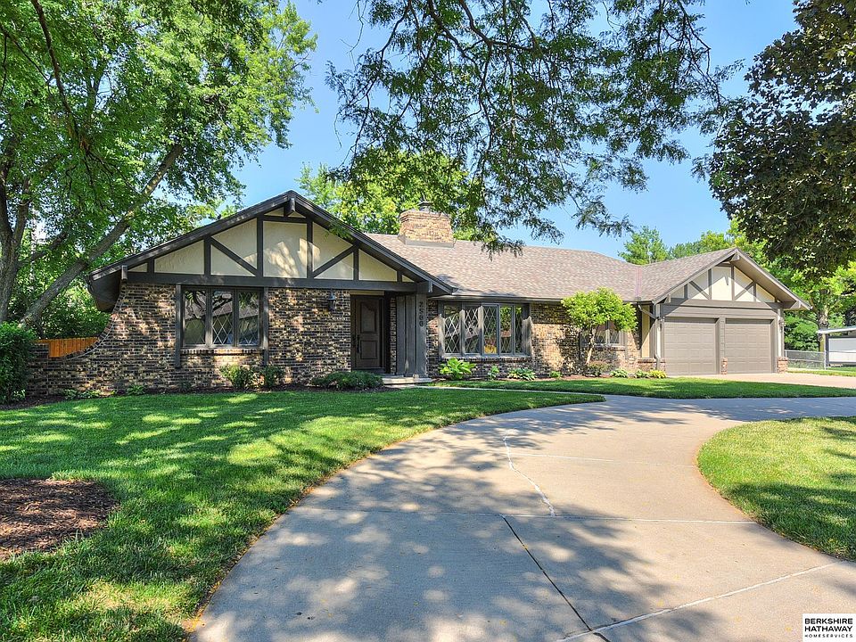 1st image of 2506 Royal Wood Dr
