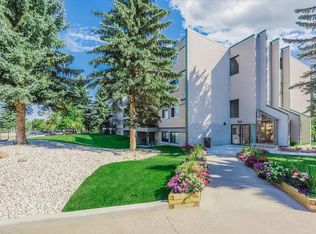 Harrow Court, Edmonton, AB T5A 4H7