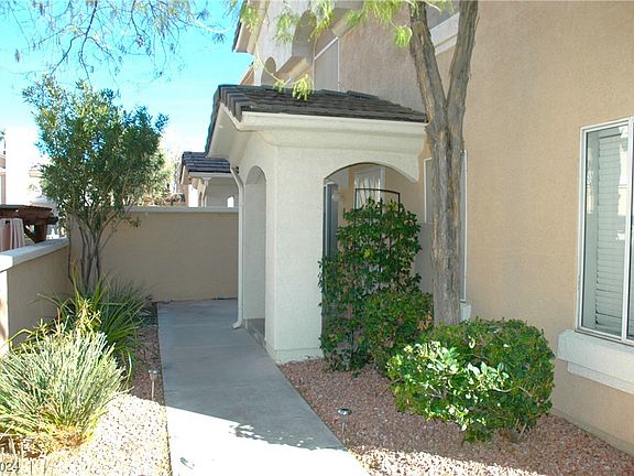 3rd image of 510 Amber Moon St