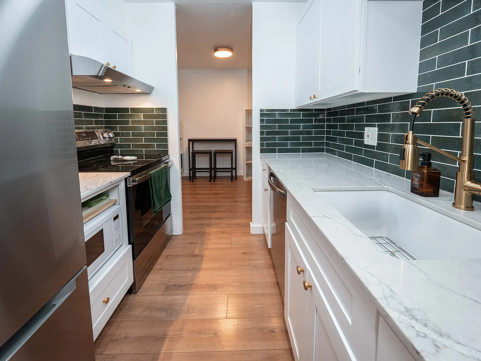 1 bed, 800 sqft, $2,150 — Photo 2