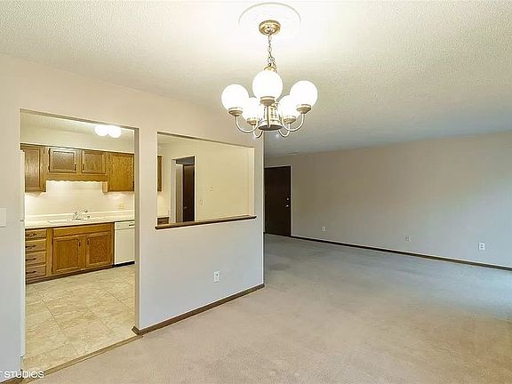 4th image of 1256 49th St Unit 8