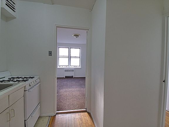 5th image of 2630 Kingsbridge Ter APT 3VA