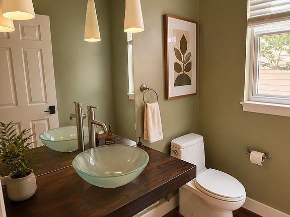 Powder room