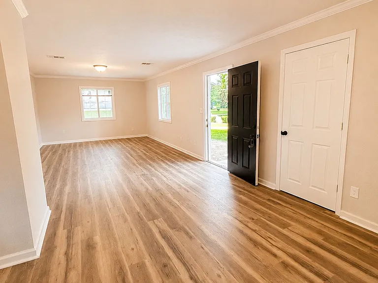 130 Wacker Dr — Photo 3
