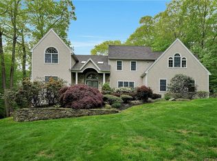 13 Manor Ln, Katonah, NY 10536