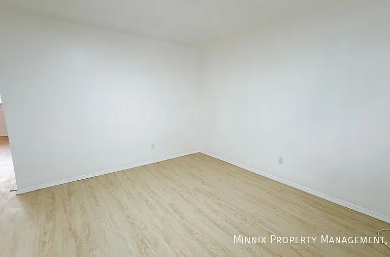 5005 Avenue W #12 — Photo 3