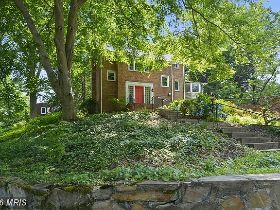 2nd image of 4400 Vacation Ln