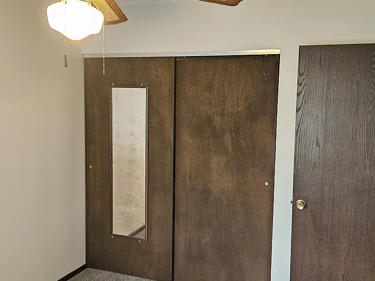 7718 Manor Ave — Photo 14