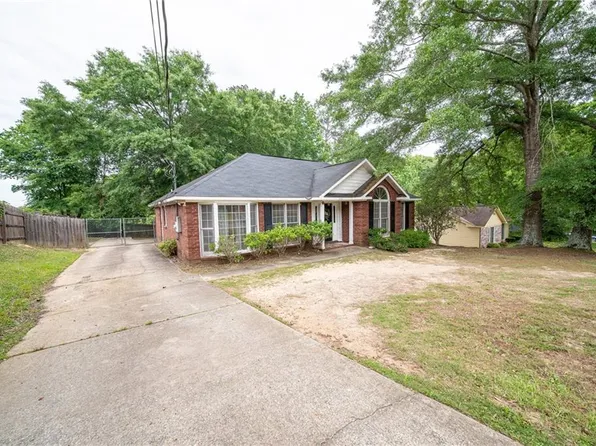 1616 Ridgecrest Dr, Phenix City, AL 36869