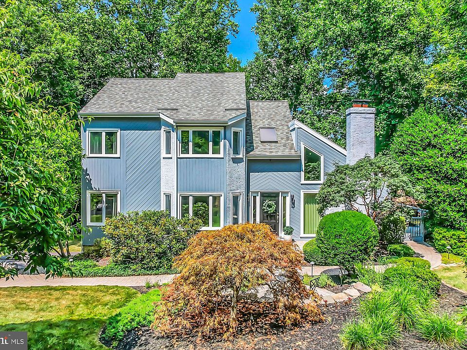 1st image of 202 Hickory Dr