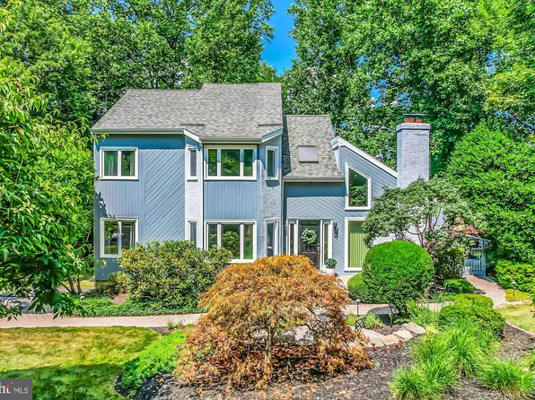 202 Hickory Dr, Downingtown, PA 19335