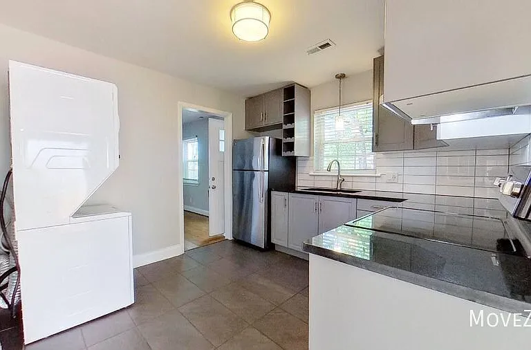 1500 Nassau Blvd — Photo 9