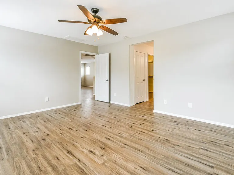 825 S Swallow Ln — Photo 10