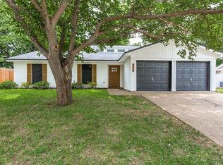 314 Sixpence Ln, Euless, TX 76039