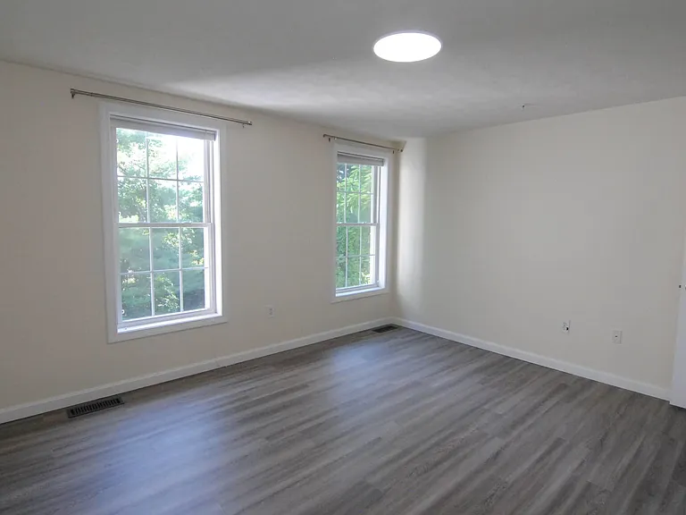 68 Georgetown Dr — Photo 32