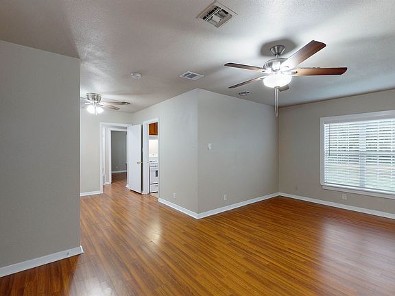 4th image of 254 Englewood Dr