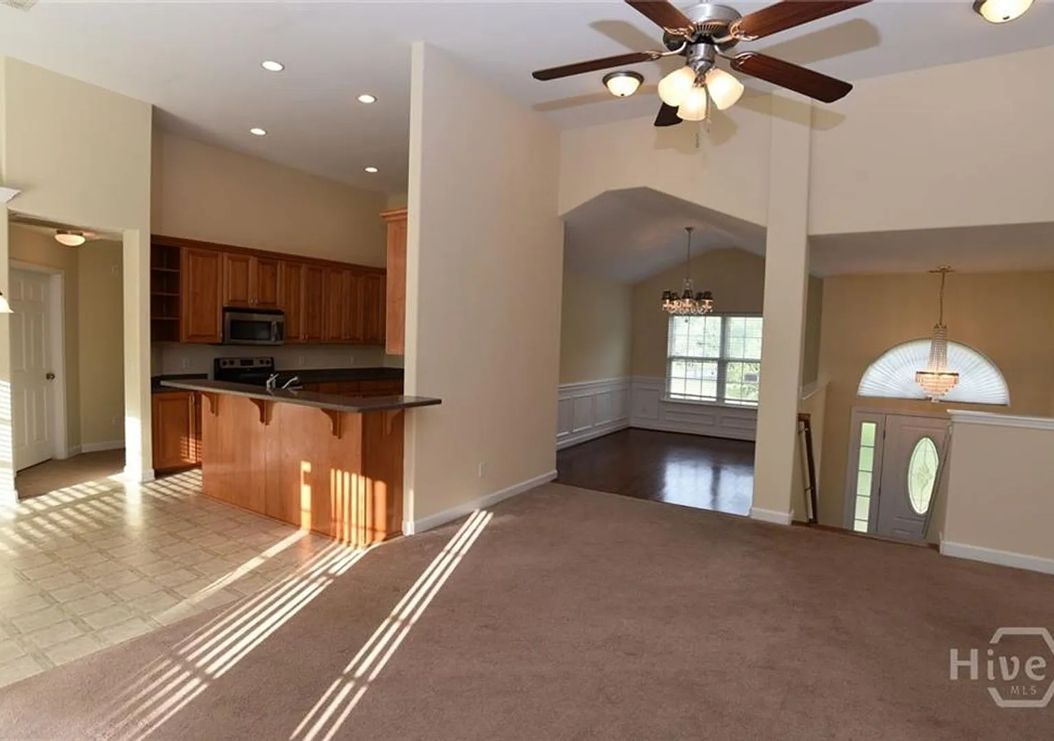 34 Sand Spur- 5 bedrooms and 3 bathrooms located in Richmond Place, Richmond Hill, GA!! — Photo 3