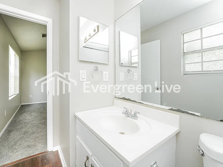 1312 Mill Lake Cir — Photo 11