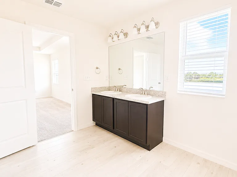 9581 Sandy Bluffs Cir — Photo 14